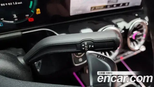 Mercedes-Benz GLA-Class 2022 — ფოტო 18/20