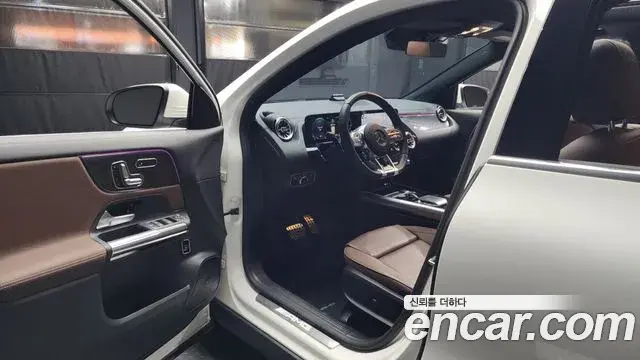 Mercedes-Benz GLA-Class 2022 — ფოტო 11/20