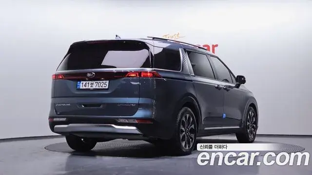 Kia Carnival 2020 — ფოტო 9/20