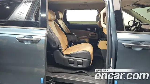 Kia Carnival 2020 — ფოტო 3/20