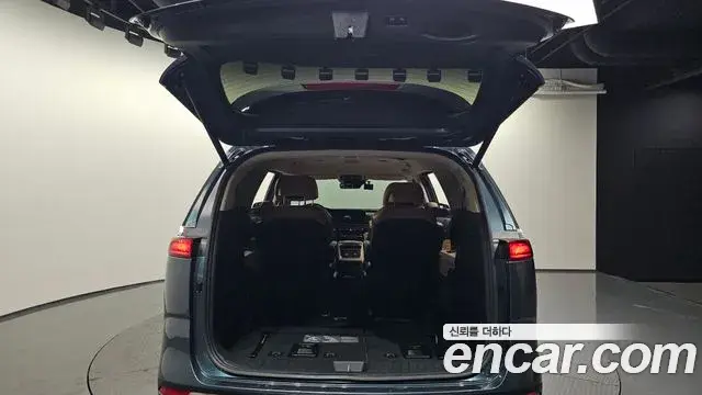 Kia Carnival 2020 — ფოტო 4/20