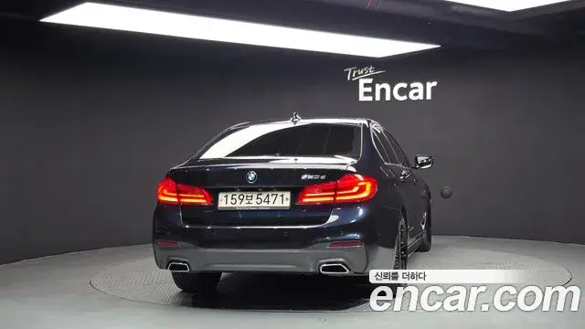 BMW 5 Series 2020 — ფოტო 15/20