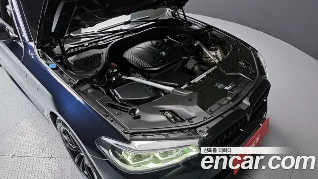 BMW 5 Series 2020 — ფოტო 16/20