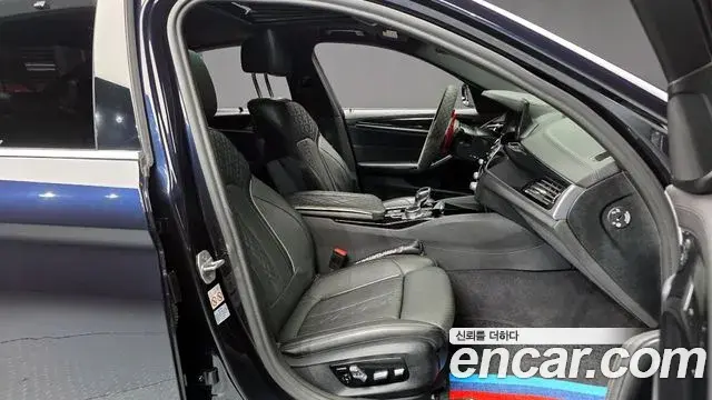 BMW 5 Series 2020 — ფოტო 20/20