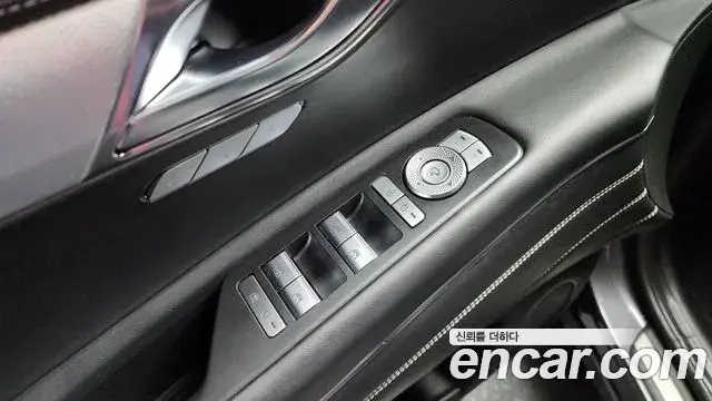 Genesis GV80 2020 — Photo 17/20