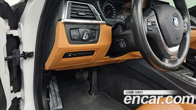BMW 4 Series 2018 — Şəkil 13/20