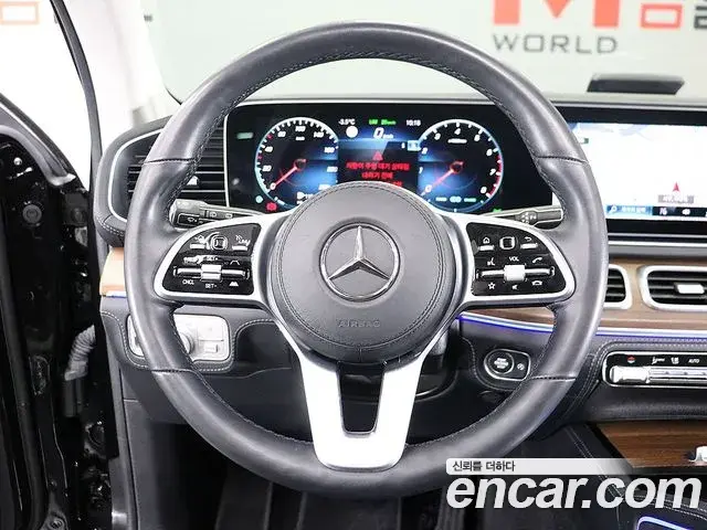 Mercedes-Benz GLE-Class 2021 — Şəkil 17/20
