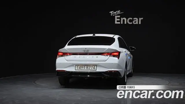 Hyundai The New Avante Hybrid 2022 — ფოტო 16/20