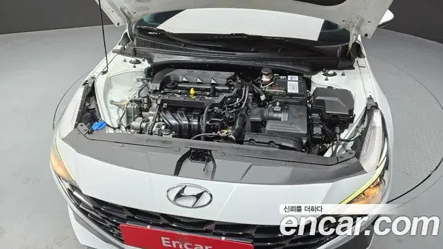 Hyundai The New Avante Hybrid 2022 — ფოტო 13/20