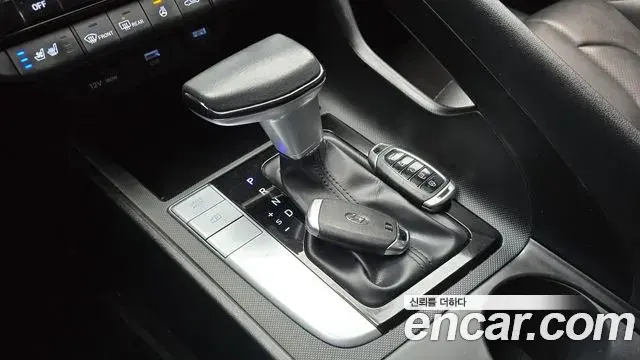 Hyundai The New Avante Hybrid 2022 — ფოტო 14/20