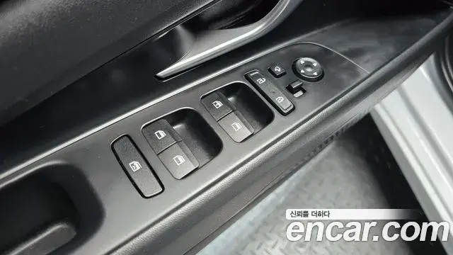 Hyundai The New Avante Hybrid 2022 — ფოტო 8/20