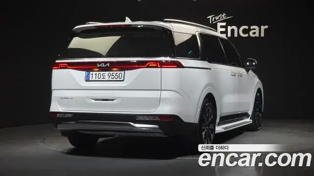 Kia Carnival 2023 — Фото 2/20