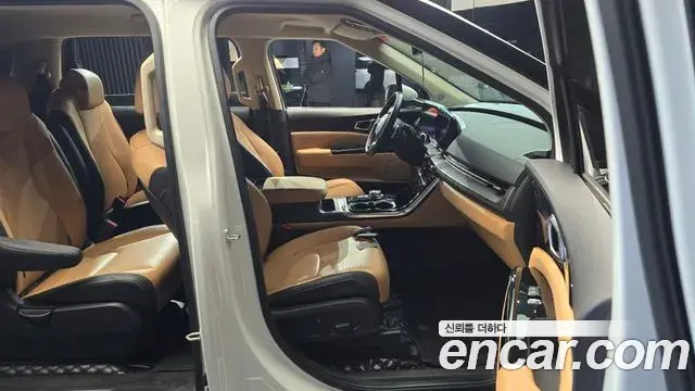 Kia Carnival 2023 — Фото 11/20