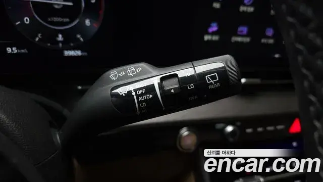 Kia Carnival 2023 — Фото 18/20