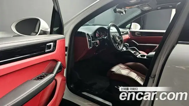 Porsche Cayenne 2019 — ფოტო 1/20