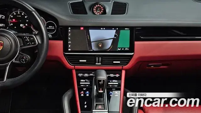 Porsche Cayenne 2019 — ფოტო 9/20