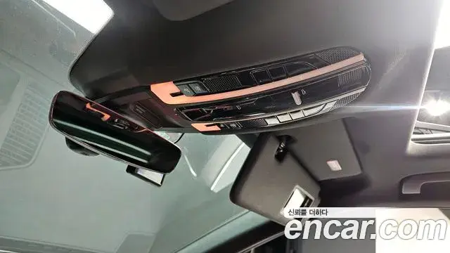 Porsche Cayenne 2019 — ფოტო 17/20