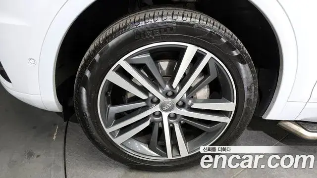 Audi Q5 2020 — ფოტო 10/20