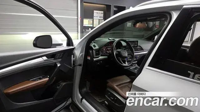Audi Q5 2020 — ფოტო 6/20