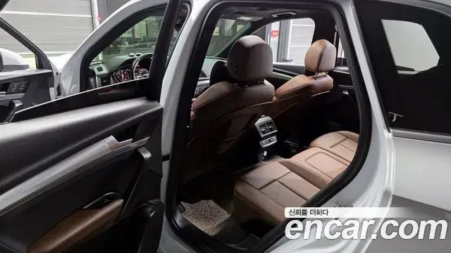 Audi Q5 2020 — ფოტო 2/20