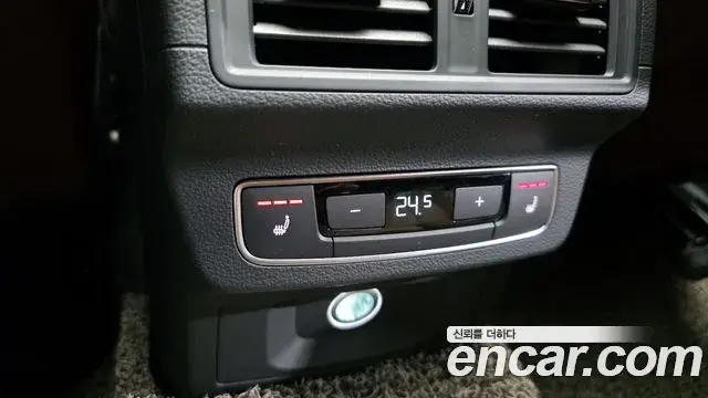 Audi Q5 2020 — ფოტო 17/20
