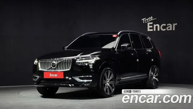 Volvo XC90 2022 — Фото 1/20
