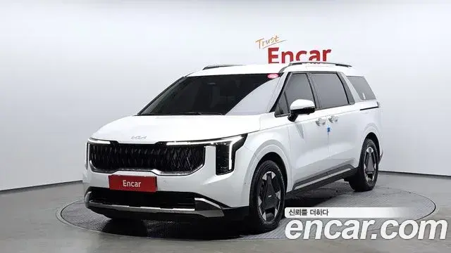 Kia Carnival 2024 — ფოტო 6/20
