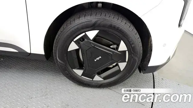 Kia Carnival 2024 — ფოტო 15/20