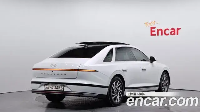 Hyundai Grandeur Hybrid 2023 — Photo 9/20