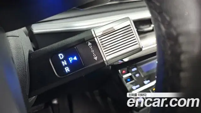 Hyundai Grandeur Hybrid 2023 — Photo 7/20