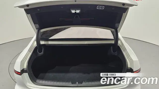 Hyundai Grandeur Hybrid 2023 — Photo 6/20