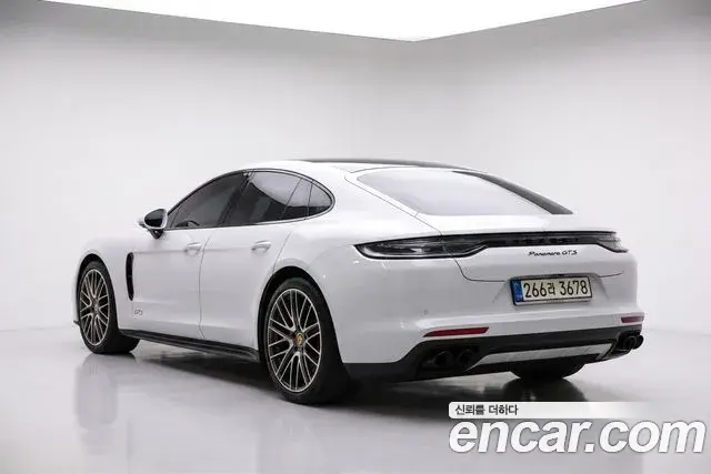 Porsche Panamera 2022 — Photo 16/20