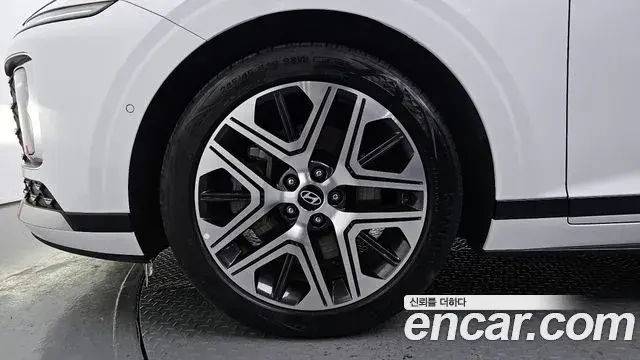 Hyundai Grandeur Hybrid 2024 — Photo 2/20