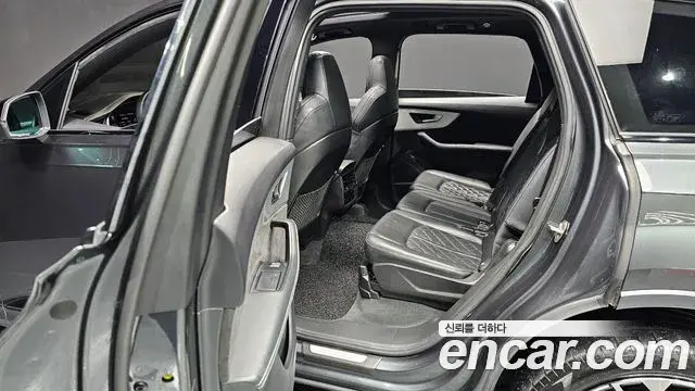 Audi Q7 2022 — Фото 12/20
