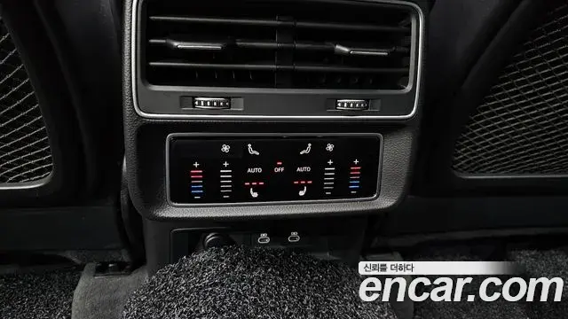 Audi Q7 2022 — Фото 19/20