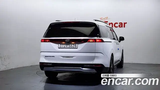 Kia Carnival 2021 — Photo 4/20