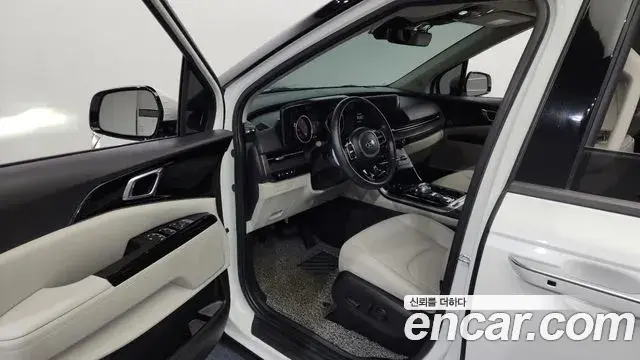 Kia Carnival 2021 — Photo 10/20