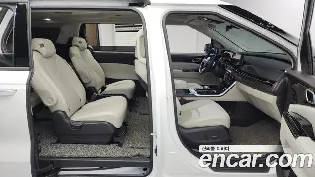 Kia Carnival 2021 — Photo 11/20