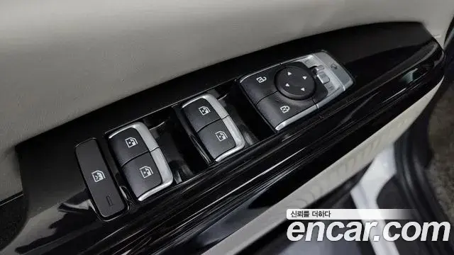 Kia Carnival 2021 — Photo 12/20