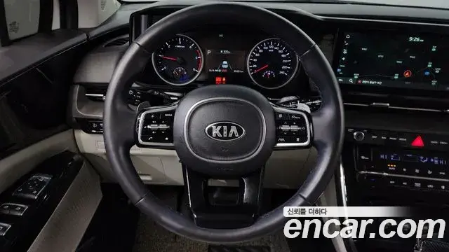 Kia Carnival 2021 — Photo 14/20