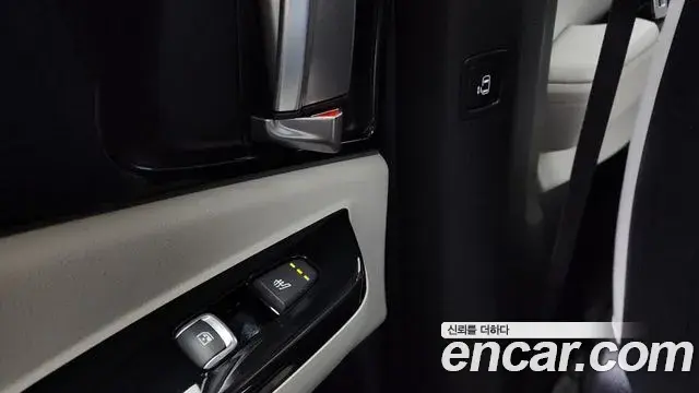 Kia Carnival 2021 — Photo 18/20