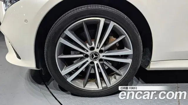 Mercedes-Benz CLS-Class 2018 — Photo 13/20