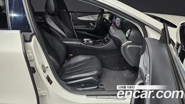 Mercedes-Benz CLS-Class 2018 — Photo 10/20