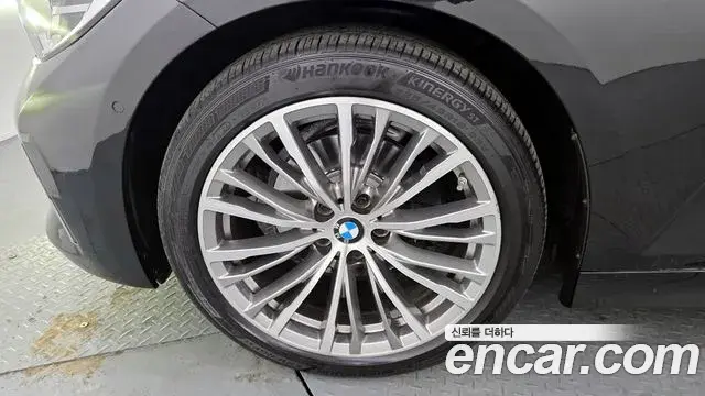 BMW 3 Series 2020 — ფოტო 13/20