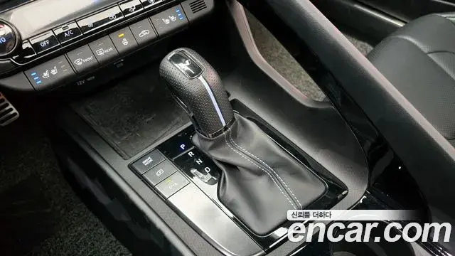 Hyundai The New Avante Hybrid 2022 — Photo 6/20