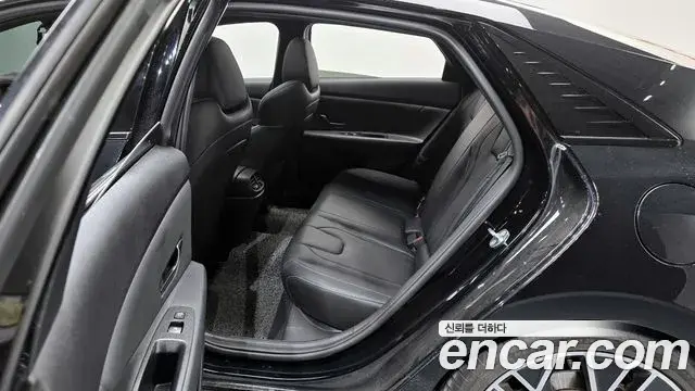 Hyundai The New Avante Hybrid 2022 — Photo 10/20