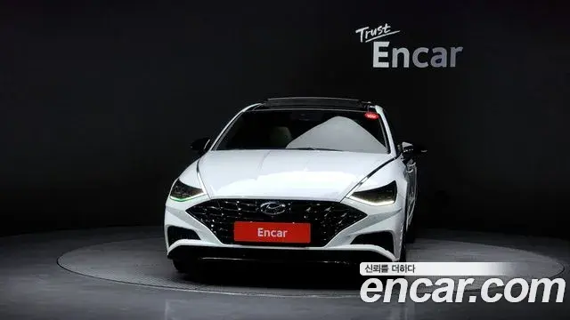 Hyundai Sonata Hybrid 2023 — Photo 4/20
