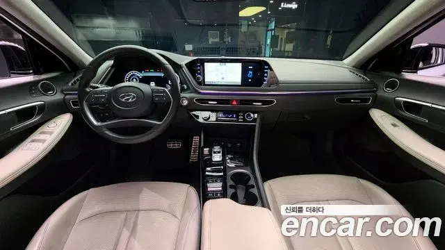 Hyundai Sonata Hybrid 2023 — Photo 16/20