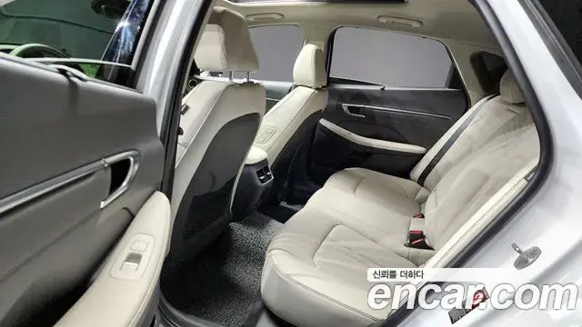 Hyundai Sonata Hybrid 2023 — Photo 3/20