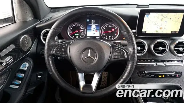 Mercedes-Benz GLC-Class 2019 — ფოტო 14/20